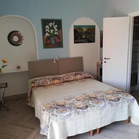 Camera Sofia B&B Pozzuoli Esterno foto